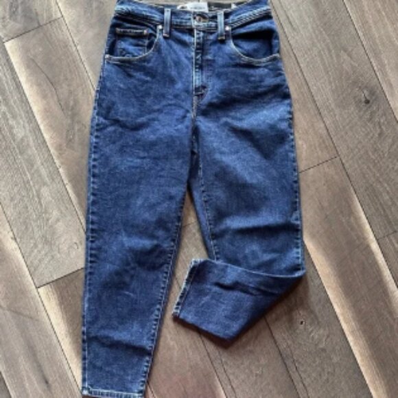 Levi’s Silver Tab Mom Jeans - Picture 1 of 6